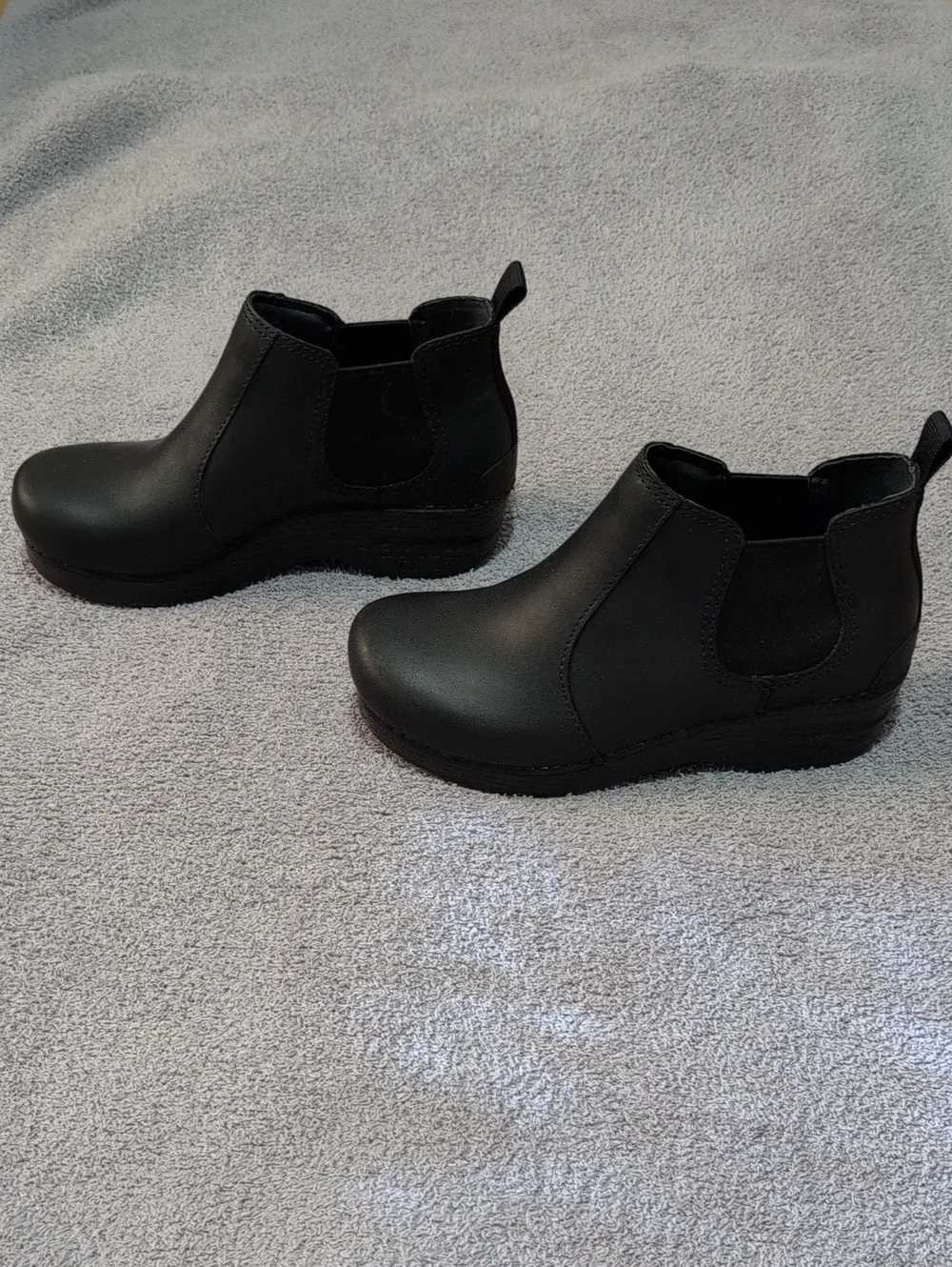 NWOT Dansko Black Frankie Chelsea-Style Ankle Booties Size 37